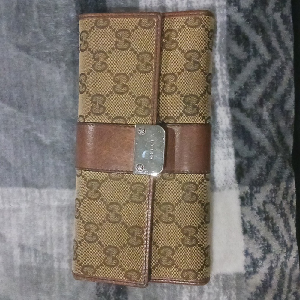 Gucci long wallet